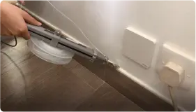 光纖經牆腳鋪設